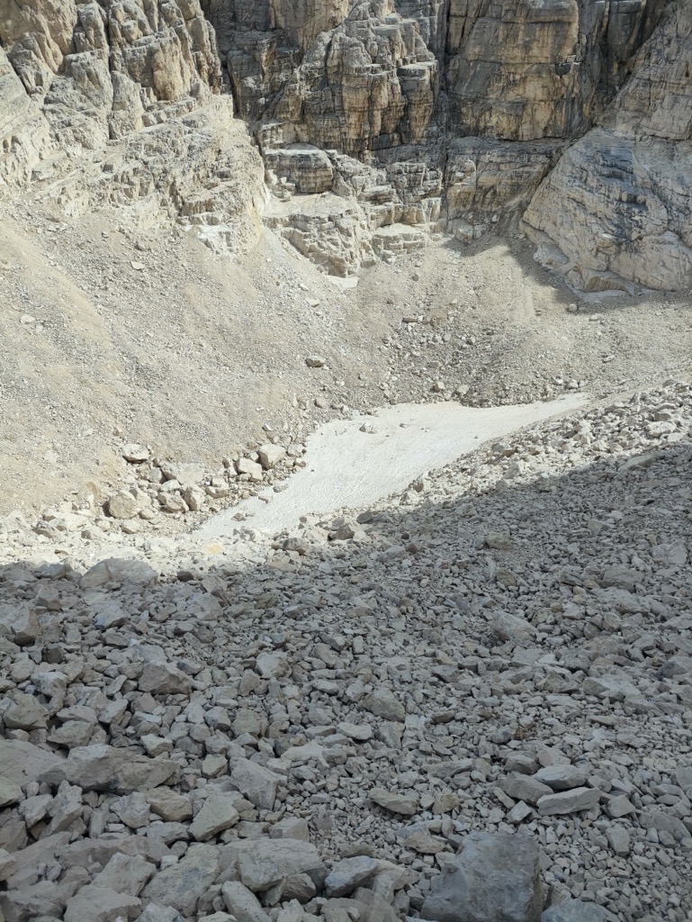 Photo №2 of Ghiacciaio del Calderone