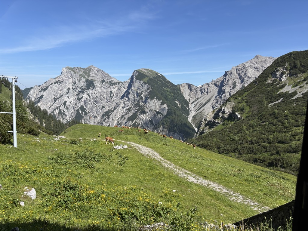 gramai-hochleger-schutzhutte