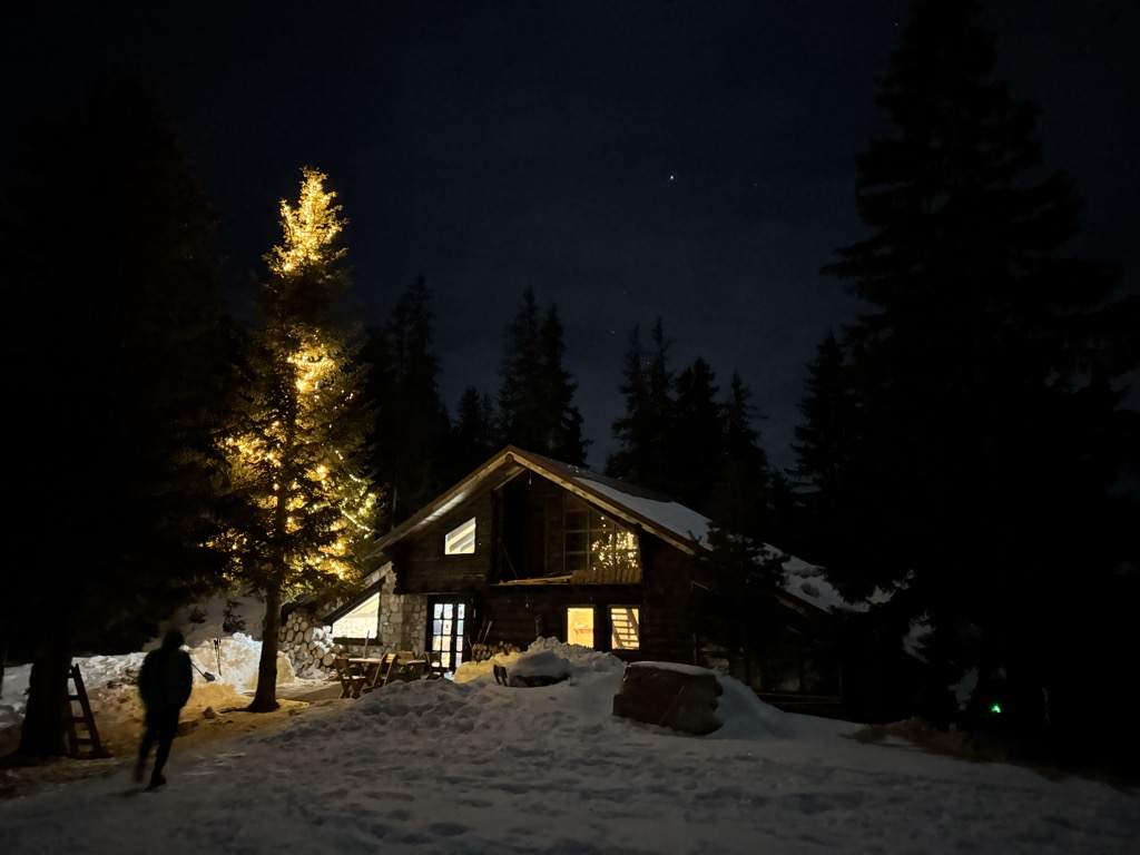hajla-mountain-hut