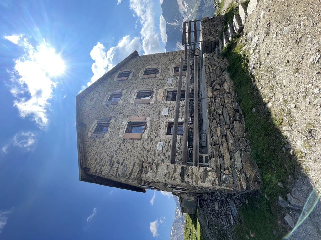 Photo №2 of Hintergrathütte - Rifugio del Coston