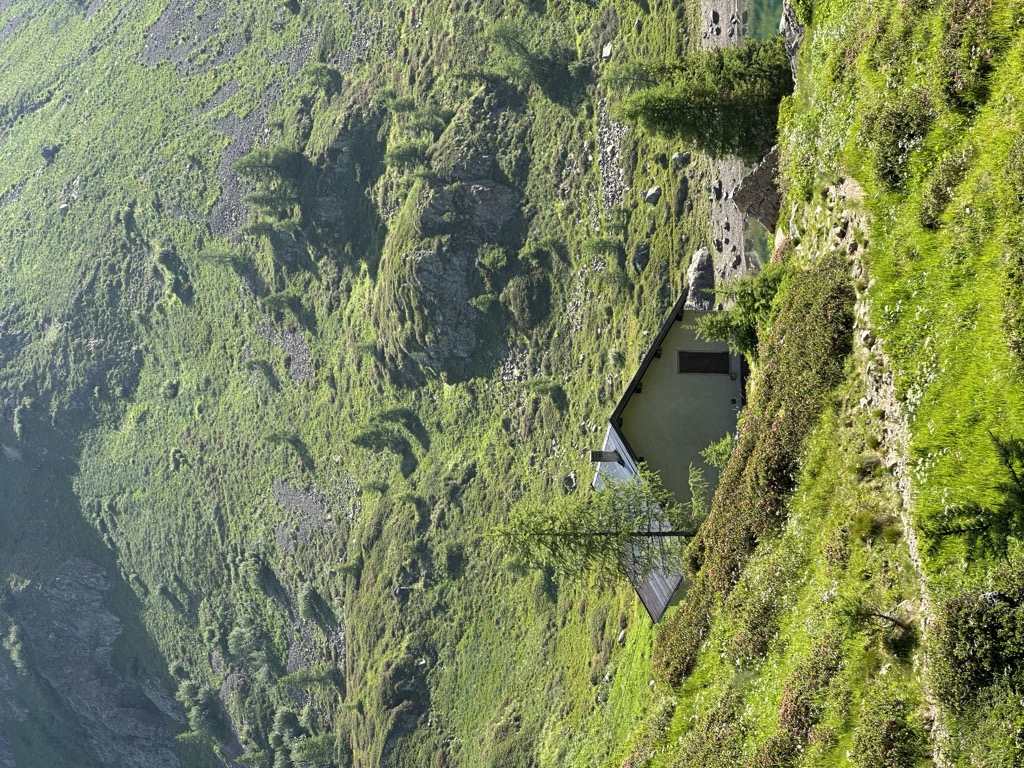 Hitt van Sea va Hardimbl - Rifugio Lago di Erdemolo