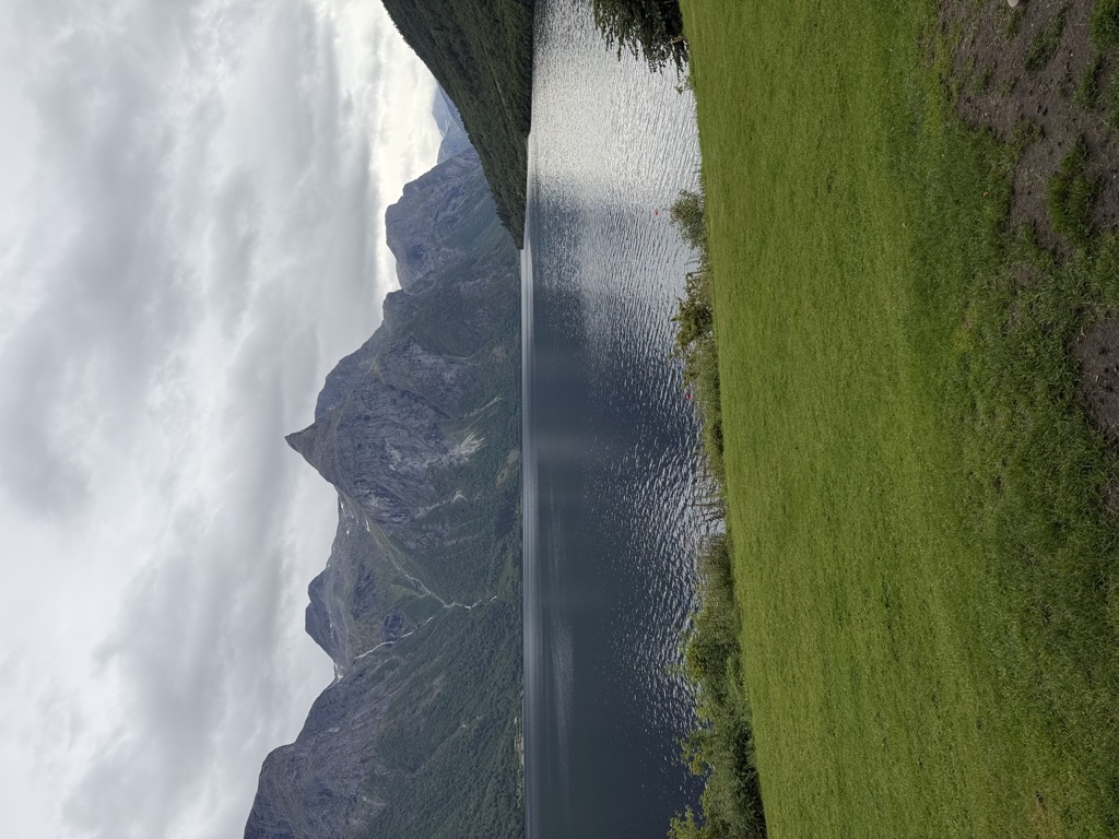 Hoemsbu