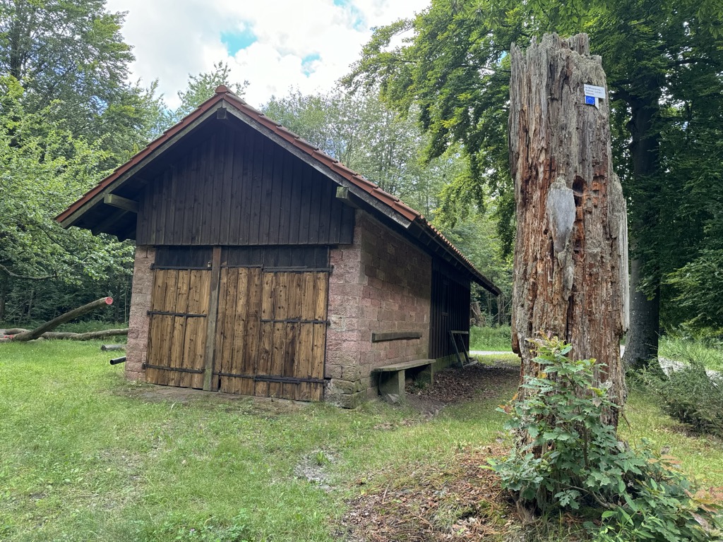 hohlenkastenbaumhutte