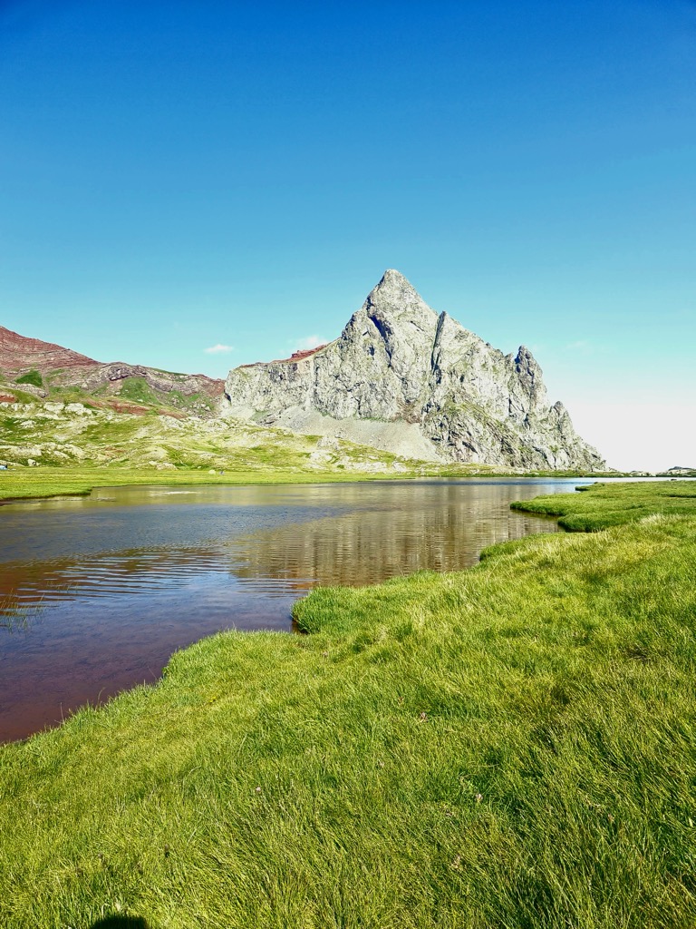 Photo №2 of Ibon de Anayet (Ibon grande)