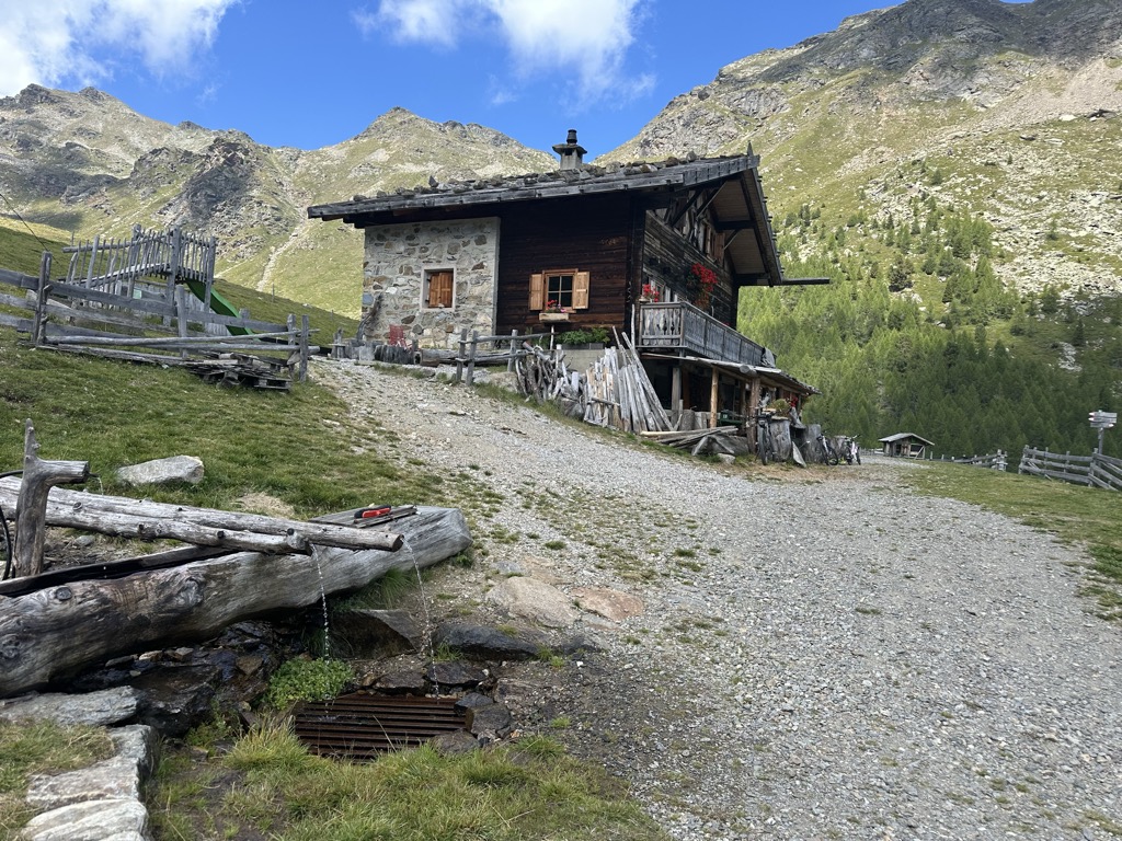 innere-falkomai-alm-malga-falcomai-di-dentro-1