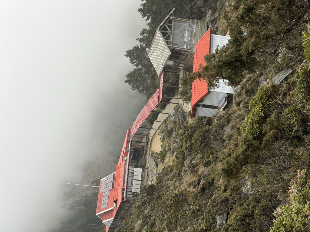 jiaminghu-refuge-cabin-5