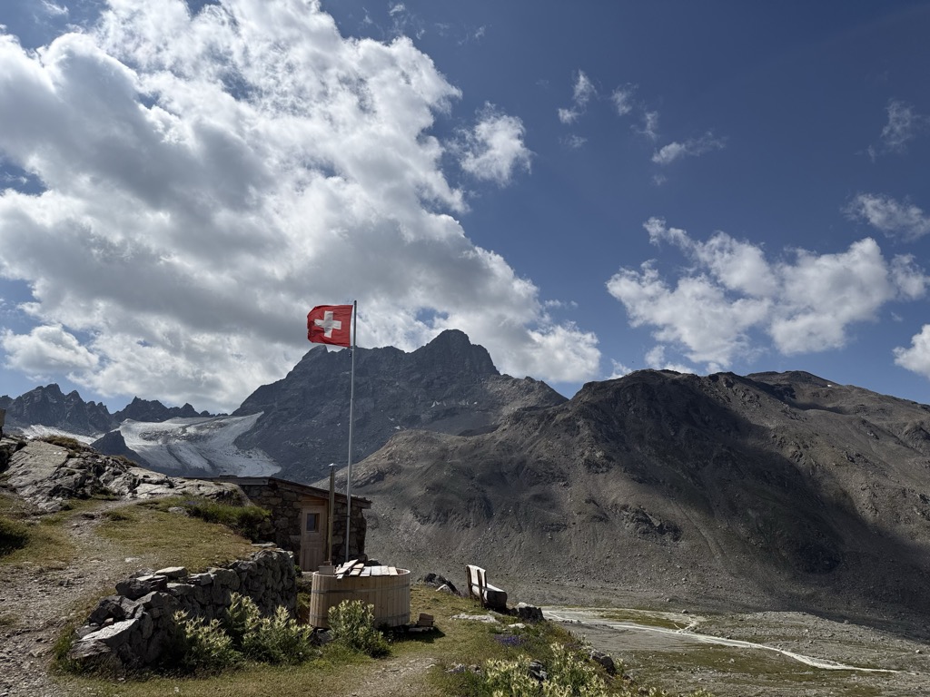 kesch-alpine-hut-2