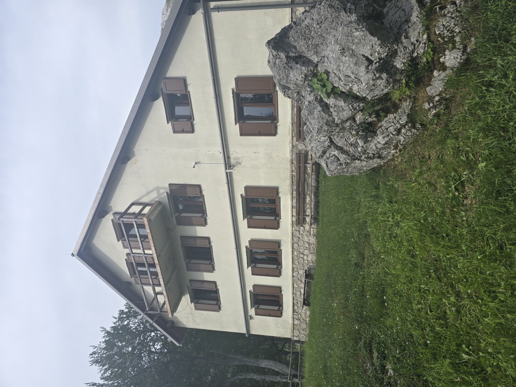 koca-na-planini-razor-2