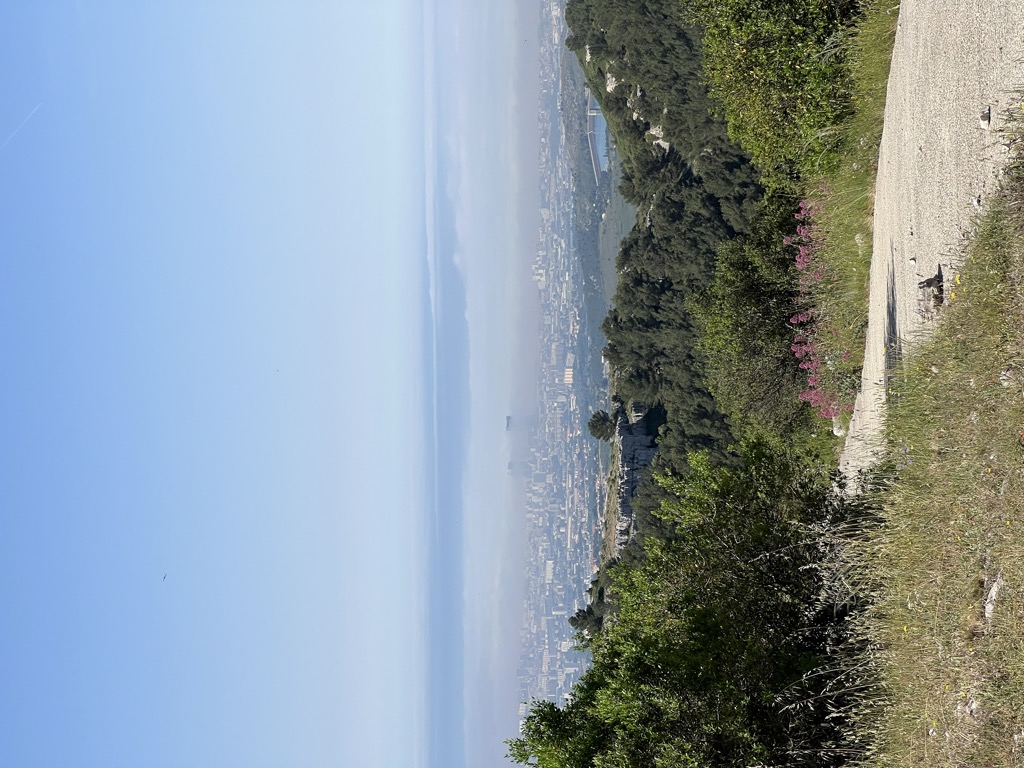 Photo №1 of L'Étoile