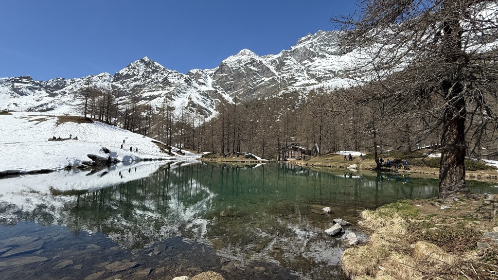 Photo №3 of Le Lac-Bleu