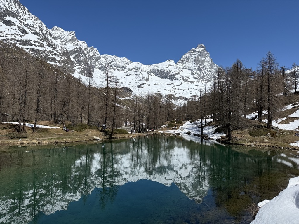 Photo №2 of Le Lac-Bleu
