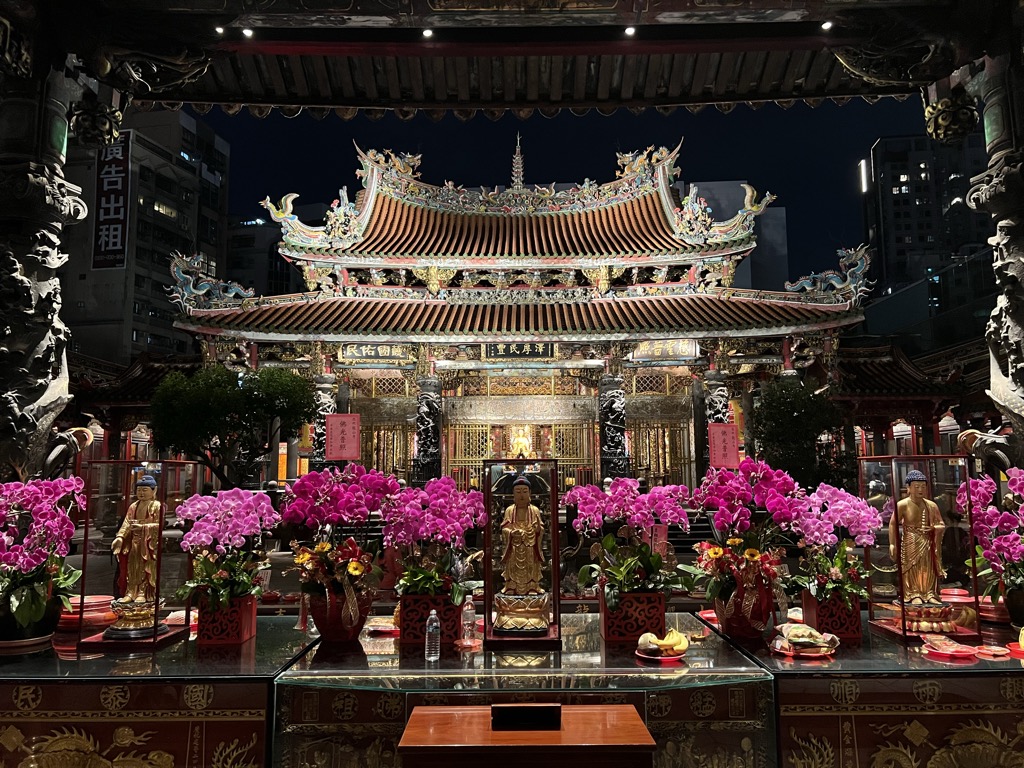 Photo №2 of Lóngshānsì Lǚyóu Fúwù Zhōngxīn