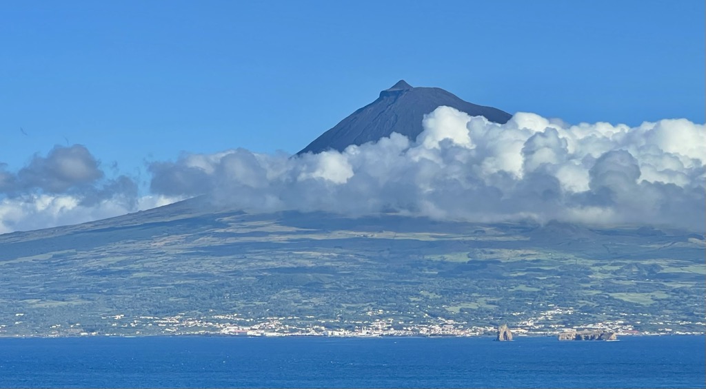 Photo №2 of Montanha do Pico