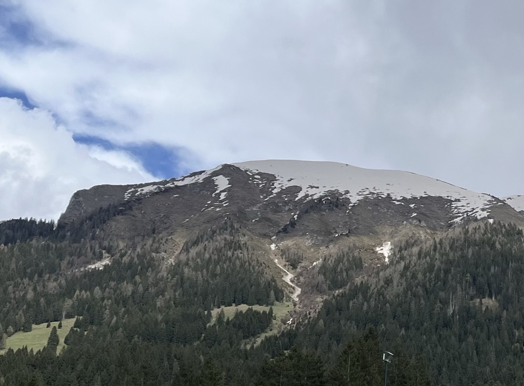 Photo №2 of Monte Avert