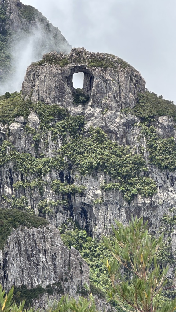 Photo №2 of Morro da Igreja
