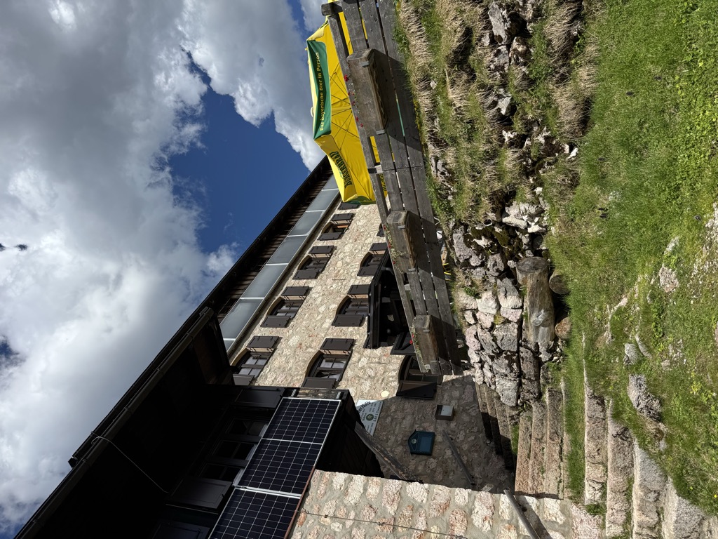 neue-traunsteiner-hutte-2