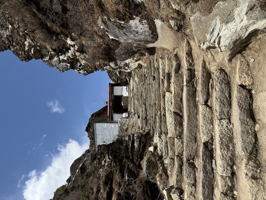 om-kailasha-hotel-4