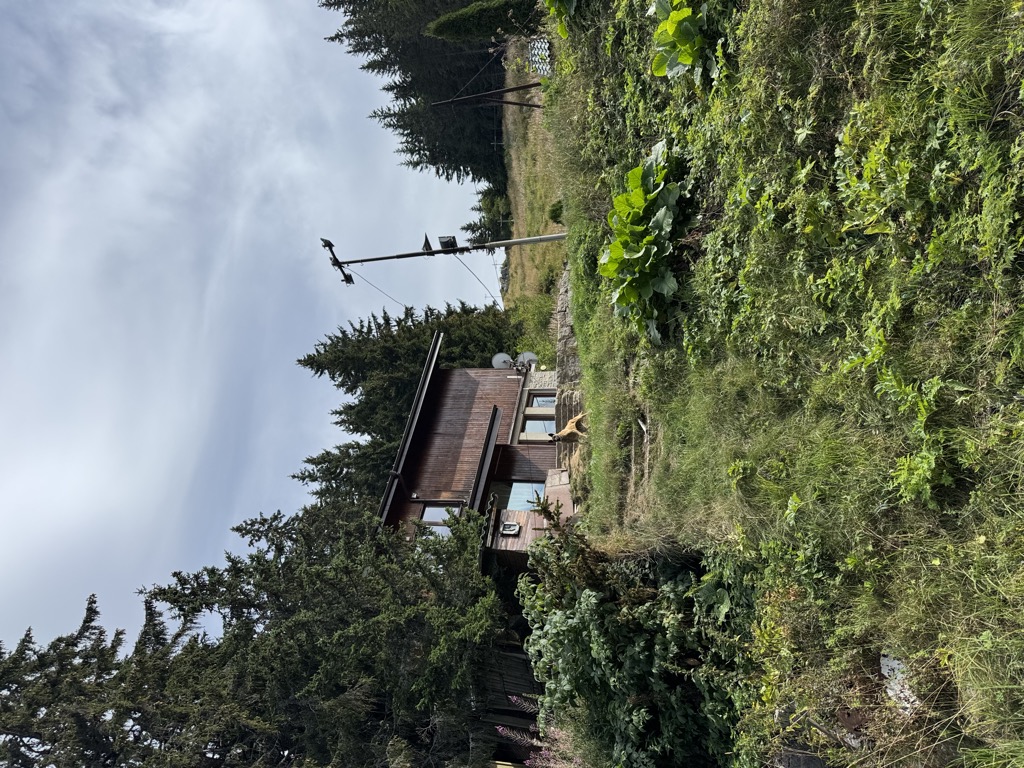 ostritsa-hut