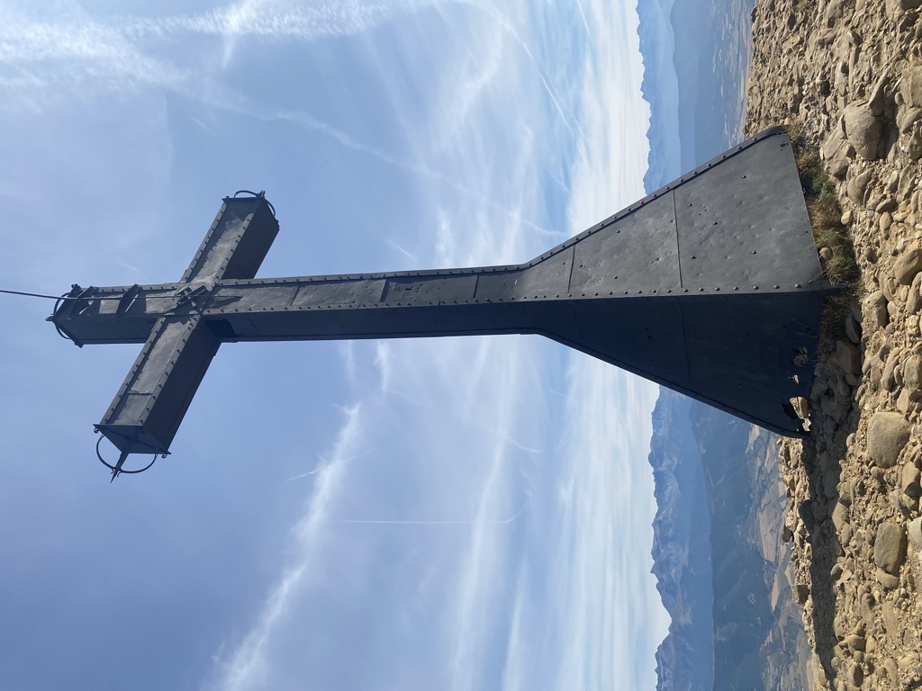 Photo №1 of Peña Oroel / Peña Uruel