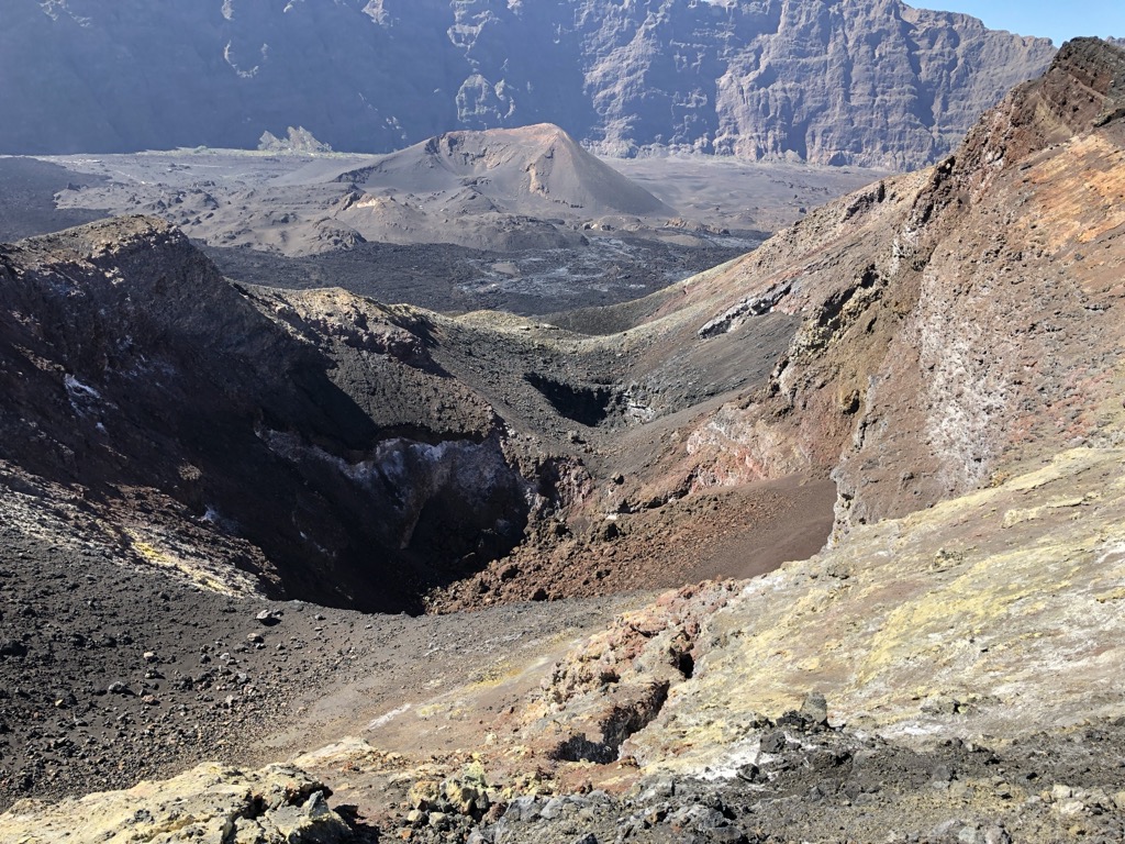 Photo №1 of Pico do Inferno