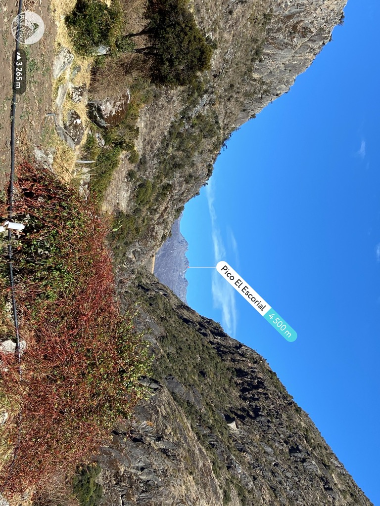 Photo №1 of Pico El Escorial