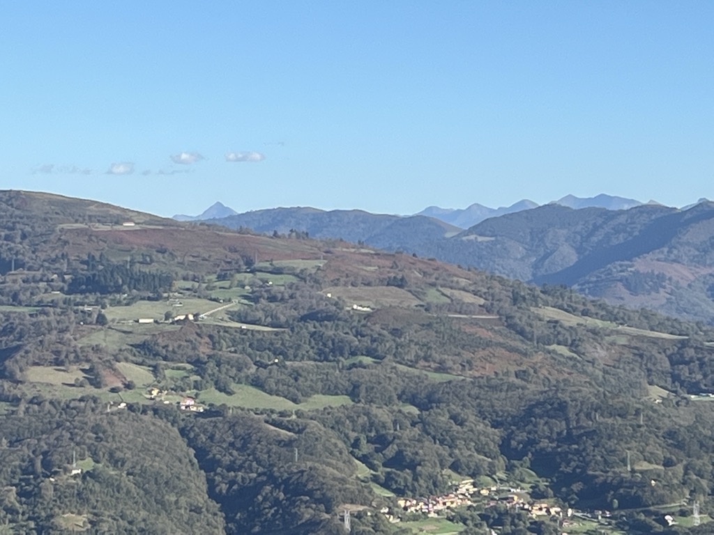 Photo №5 of Pico Roíles