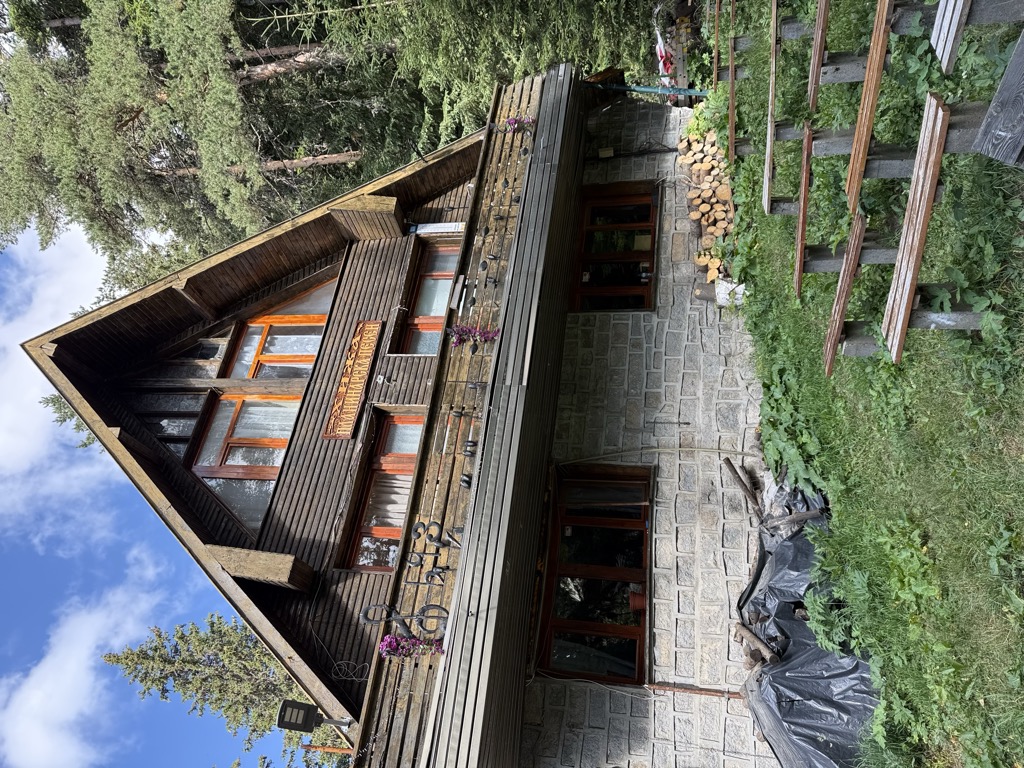 planinarska-pesen-hut
