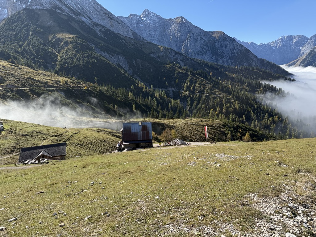 plumsjoch-hutte-2