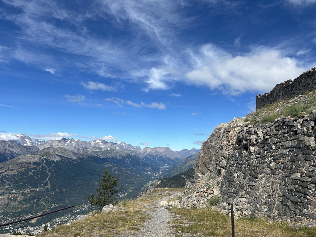 Photo №2 of Poudrière de l'Infernet