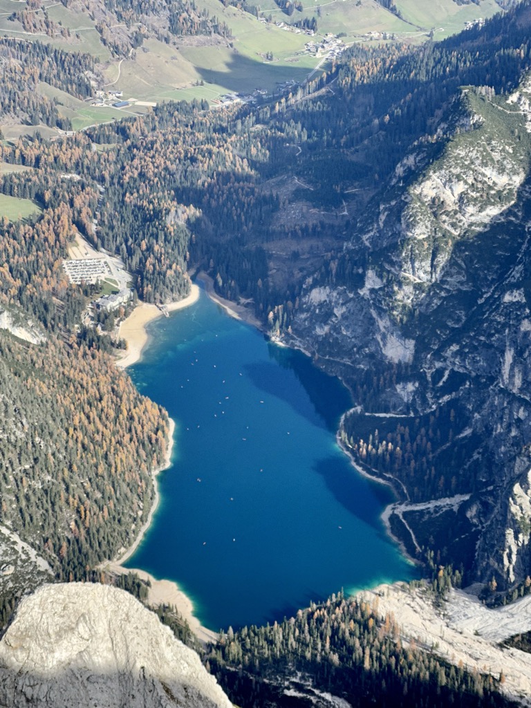 Photo №3 of Pragser Wildsee - Lago di Braies