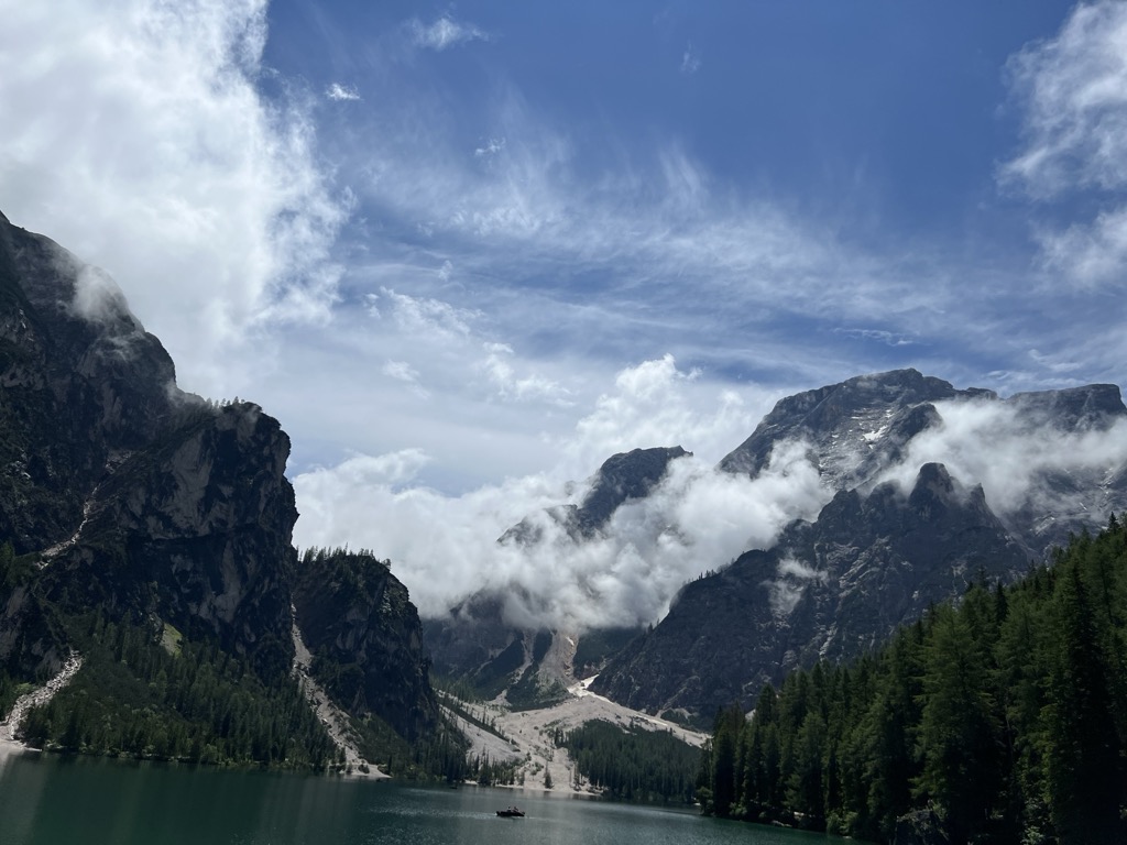 Photo №2 of Pragser Wildsee - Lago di Braies