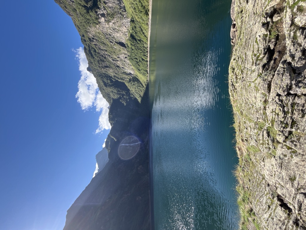 Photo №3 of Refuge du Lac d'Oô