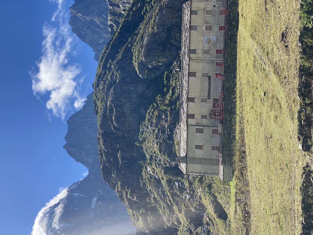 rifugio-albergo-alpino-pian-del-re-2