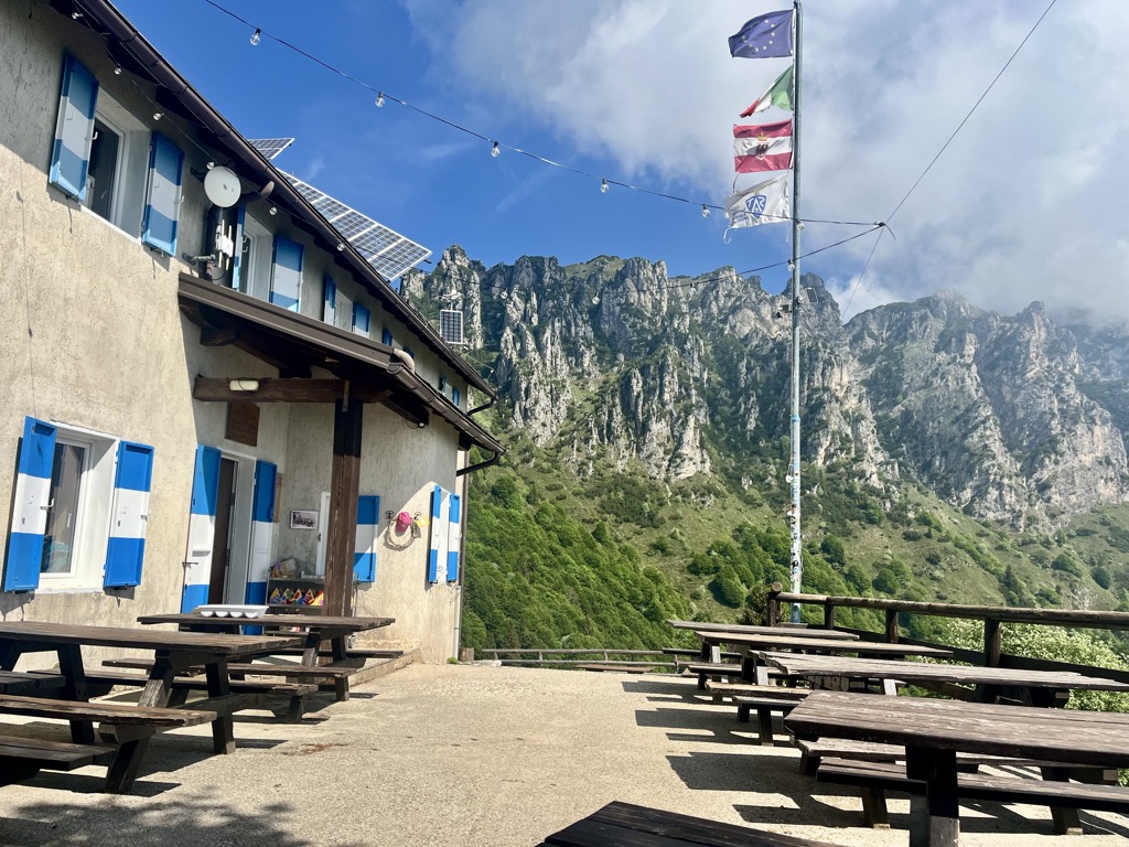 rifugio-bocca-di-trat-nino-pernici-2