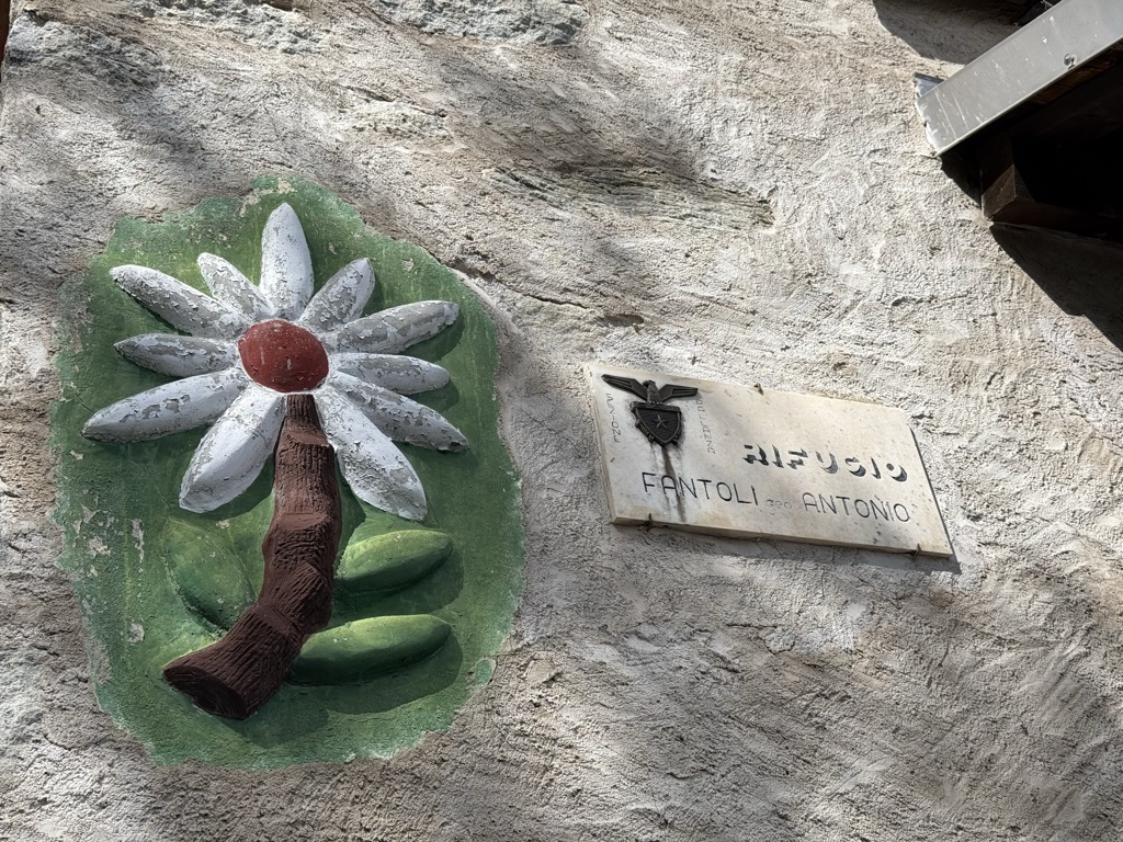 rifugio-cai-fantoli-1