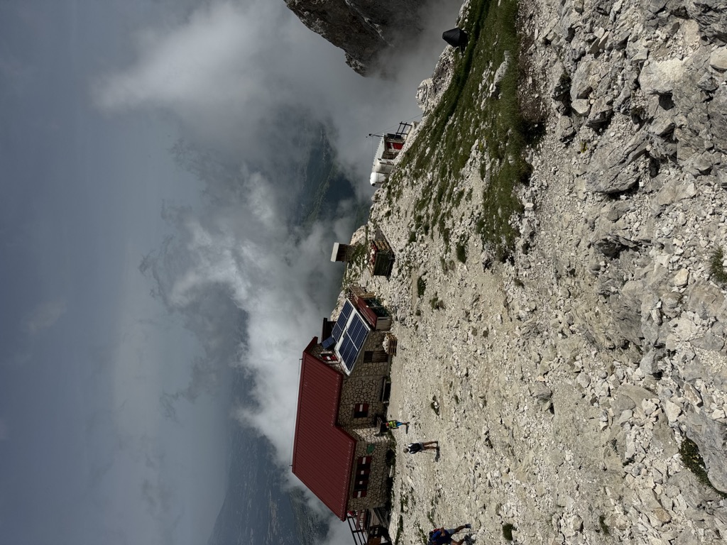 rifugio-carlo-franchetti-1