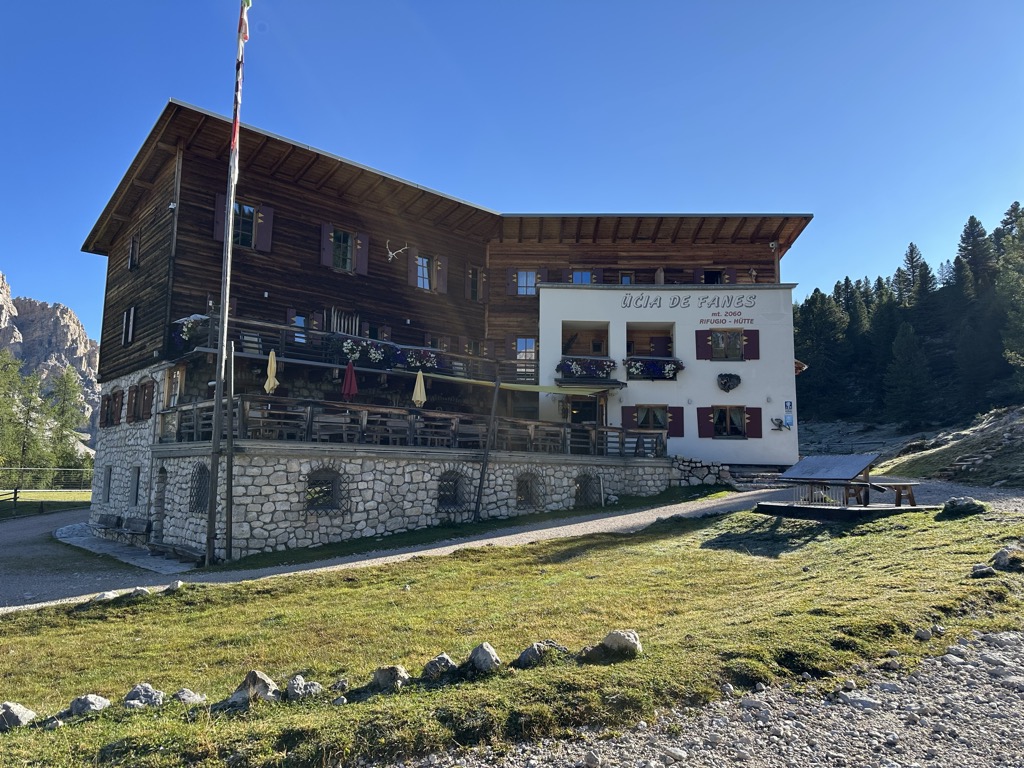 Photo №1 of Rifugio Fanes