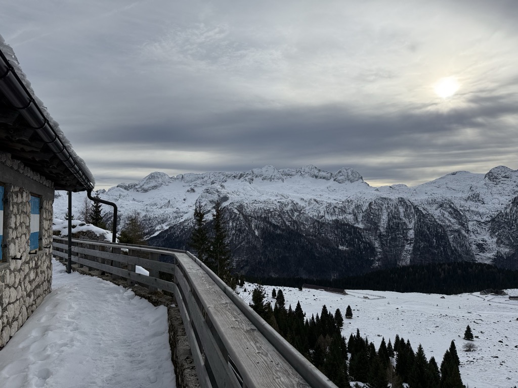 rifugio-giacomo-di-brazza-3