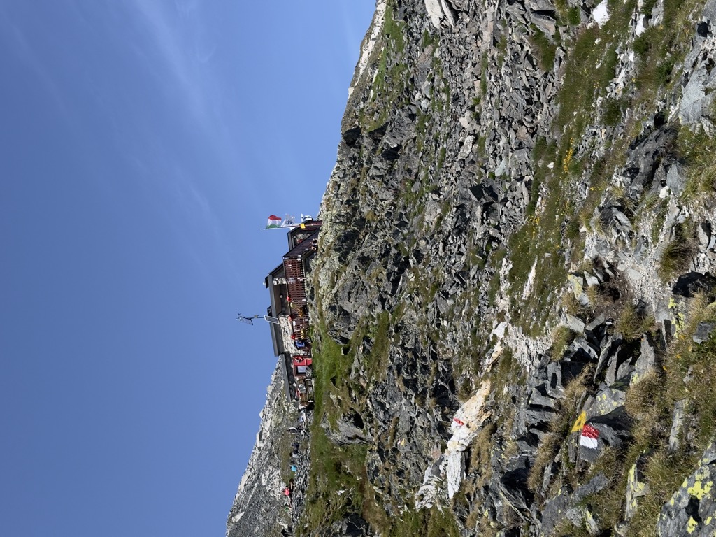 rifugio-mario-del-grande-remo-camerini