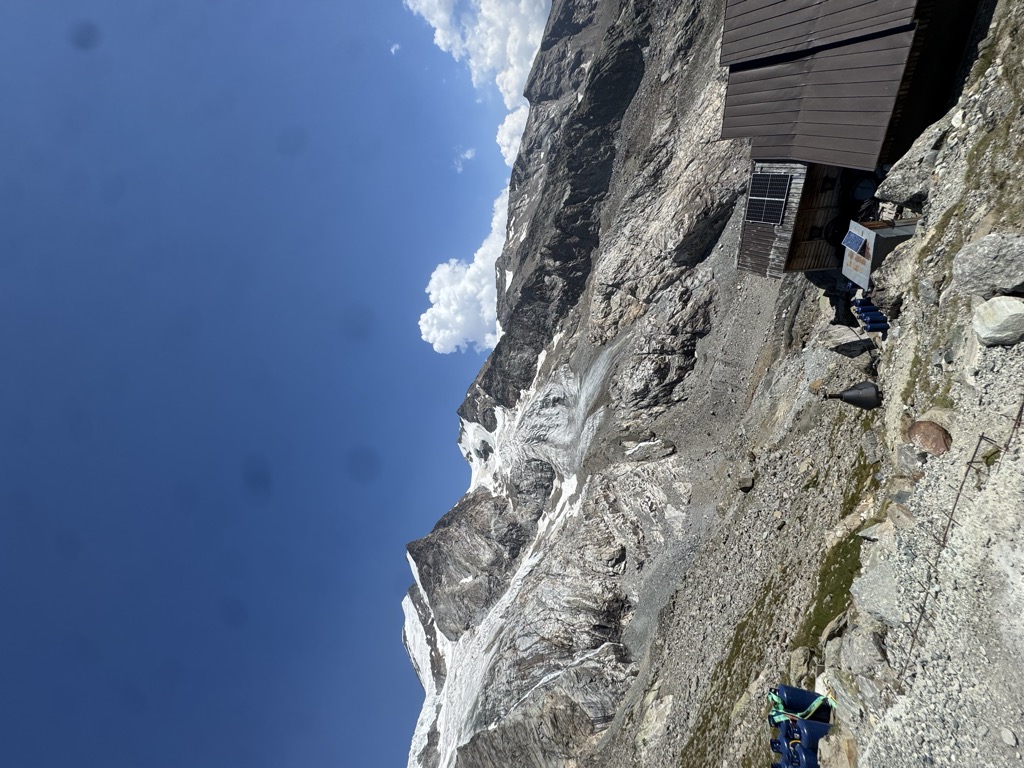 rifugio-ottorino-mezzalama-1
