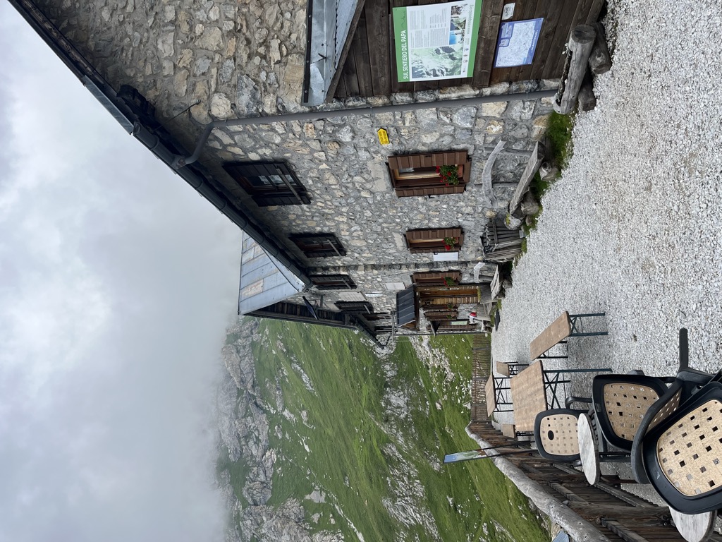 rifugio-pier-fortunato-calvi-2