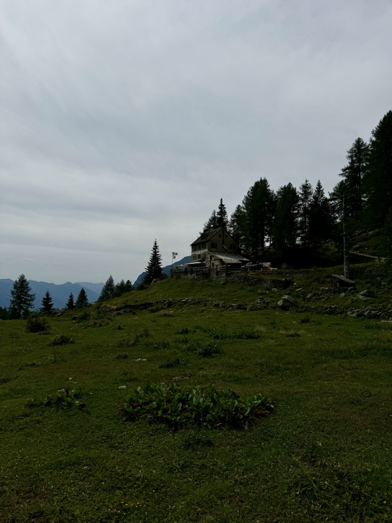 rifugio-pietro-crosta-2