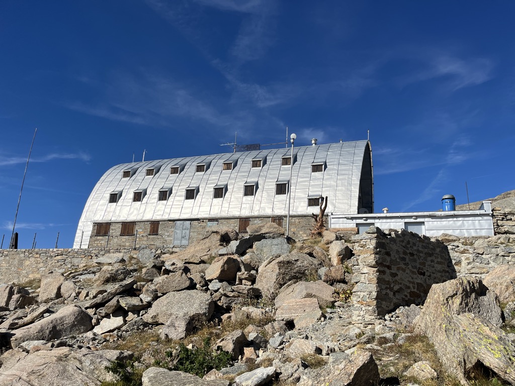 rifugio-vittorio-emanuele-ii-vecchio-1