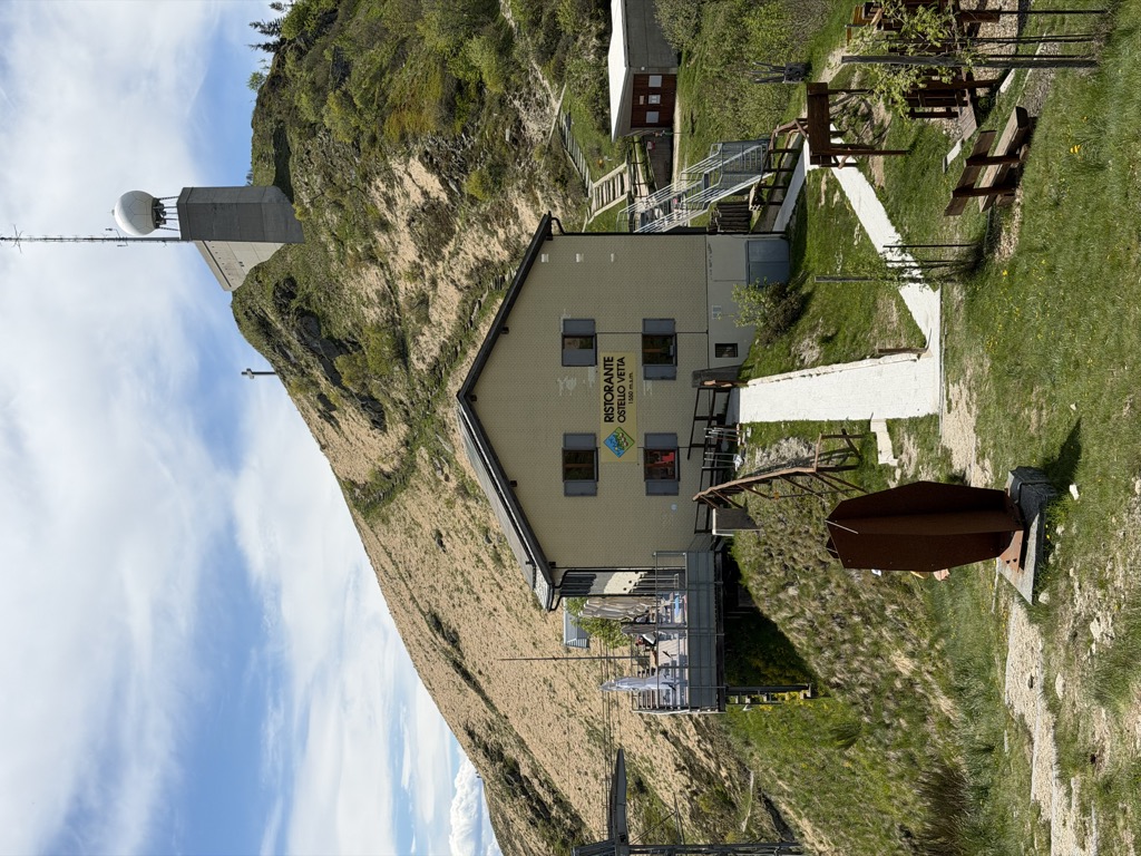 ristorante-ostello-vetta-monte-lema-2