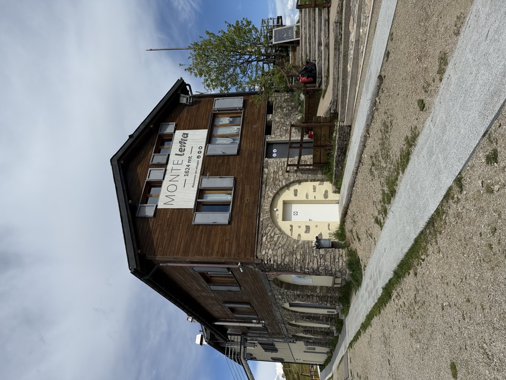 ristorante-ostello-vetta-monte-lema-3