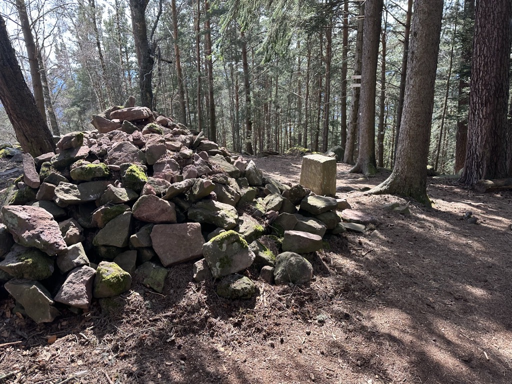 Photo №2 of Rocher de la Paix d'Udine