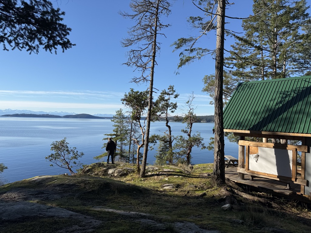 sarah-point-hut