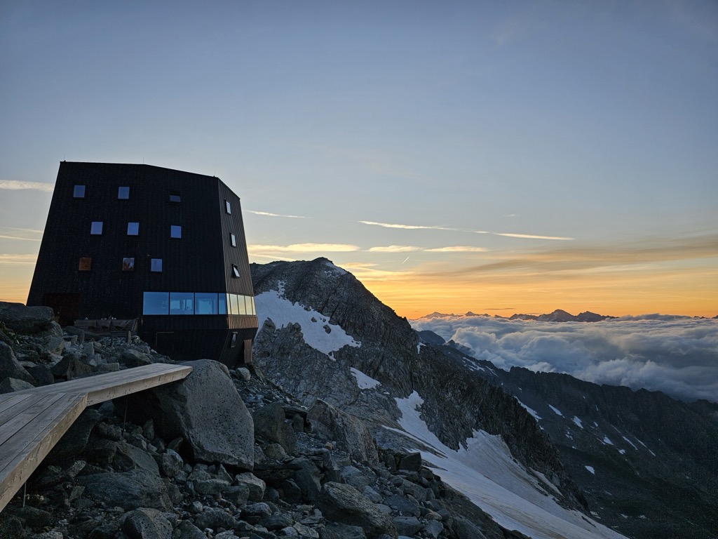 schwarzensteinhutte-rifugio-al-sasso-nero-1