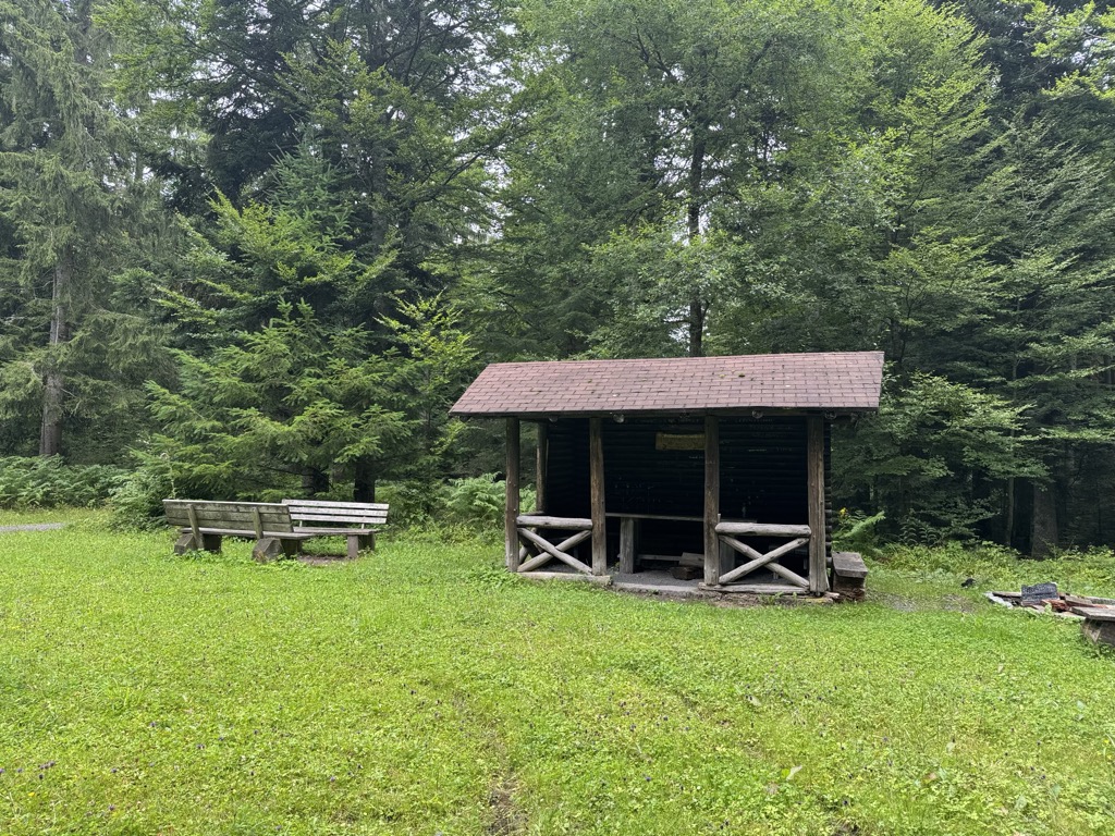 soldatenbrunnen-hutte-1