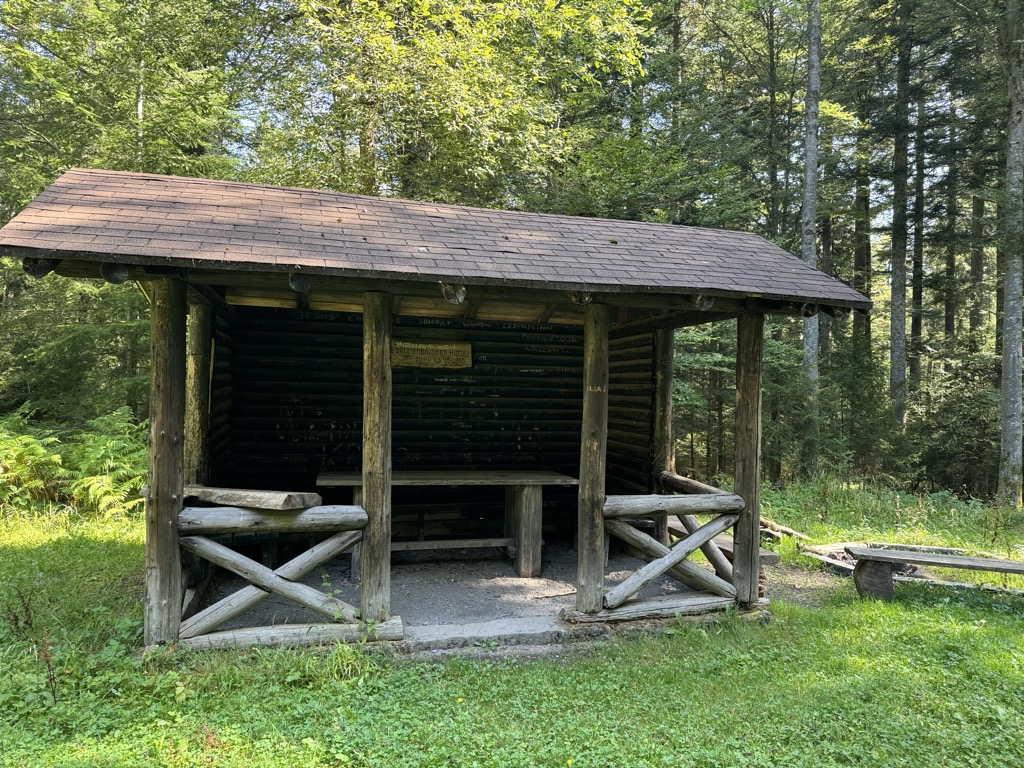 soldatenbrunnen-hutte